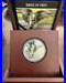 2013 Niue Osprey Birds of Prey 1 Troy ounce. 999 fine silver coin display box
