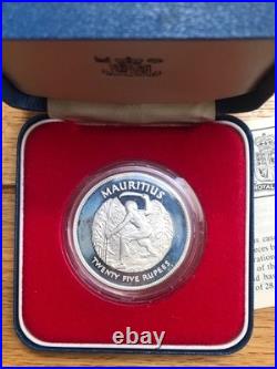 4x 1977 Silver Jubilee Crown. 925 Silver Proof Coins-Different Royal Mint Issues 4x 1977 Silver Jubilee Crown. 925 Silver Proof Coins-Different Royal Mint Issues