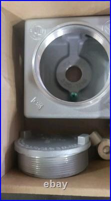 Genuine GRSS-2 Killark Explosion Proof 3/4 Outlet Box With Original Box/plugs